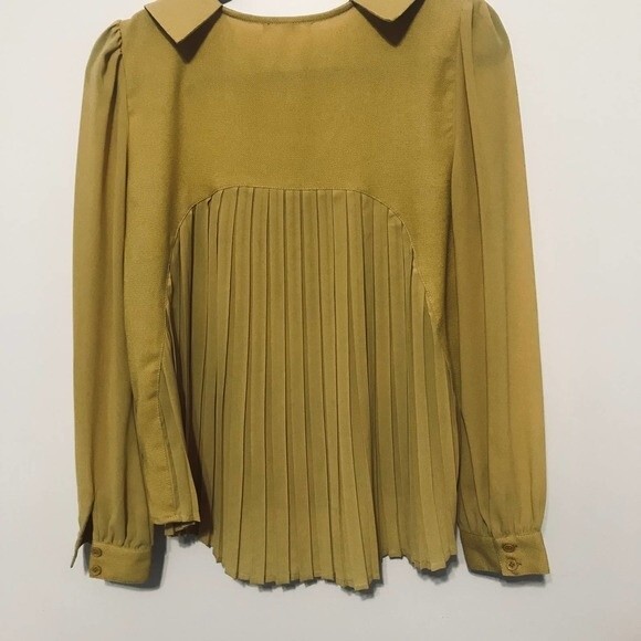 Esley yellow blouse long sleeve pleated on the back w/ beaded collar top size S - Picture 2 of 10